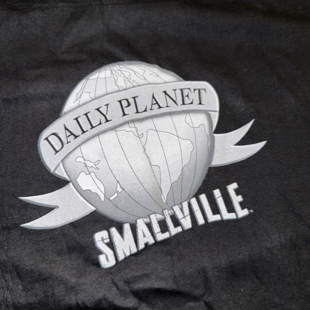 NWOT Vintage SMALLVILLE Shirt Mens L Black DC Comics Superman Y2K TV Show Promo